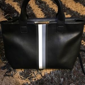 Tommy Hilfiger Sleek Purse Black W/ Stripes